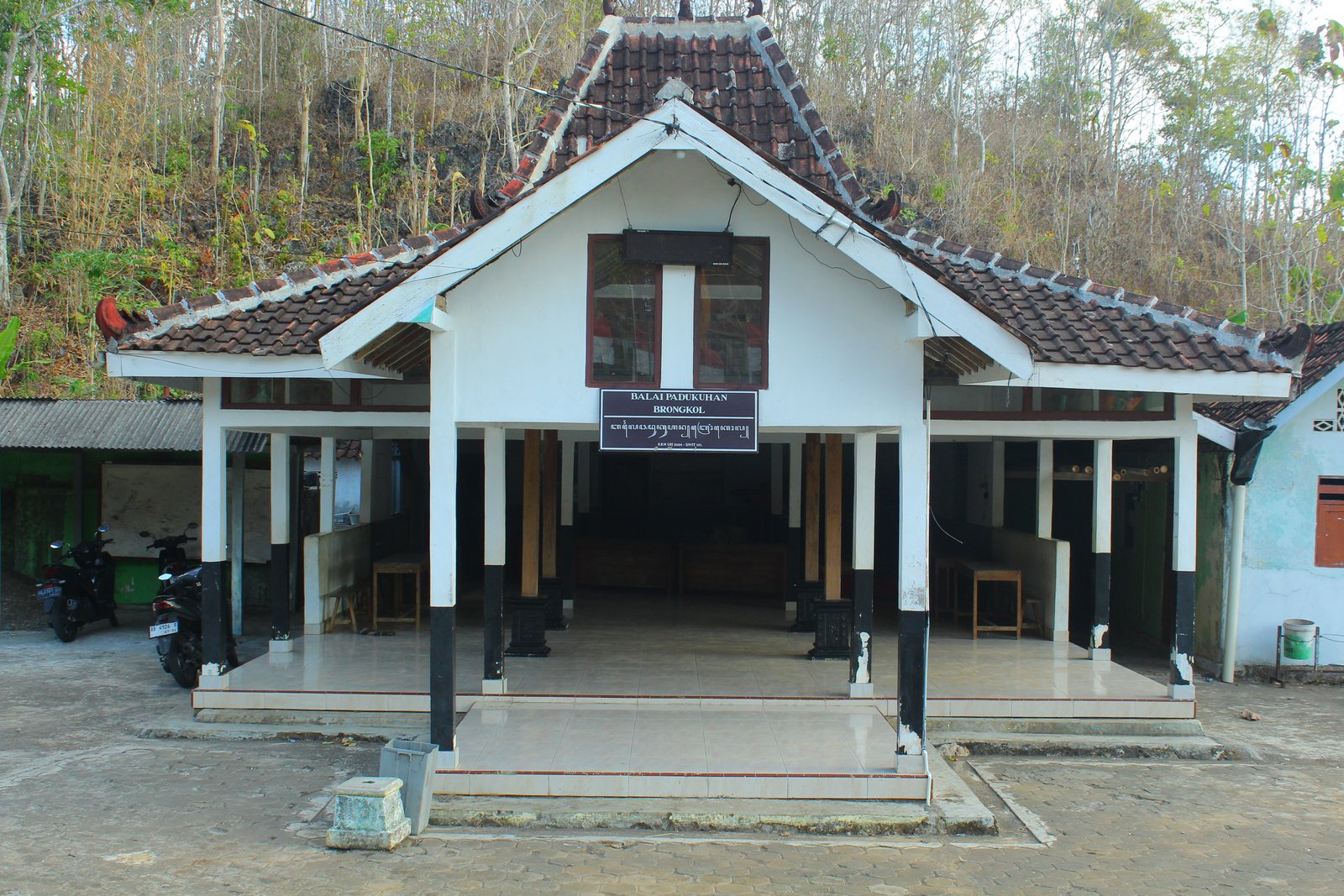 Balai Padukuhan Brongkol